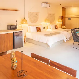 Nuee Hotel & Beach Club Отель